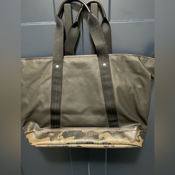 Coach duffle bag - Picture 2 of 3